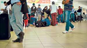 Los tiempos de espera y las filas fueron m&aacute;s largas de lo normal la ma&ntilde;ana de ayer por un lapso de alrededor de 2 horas y media en el aeropuerto de Quito. Foto: Archivo/ El Tel&eacute;grafo