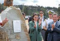 Autoridades colocan la primera piedra del Parque Industrial de Azogues.