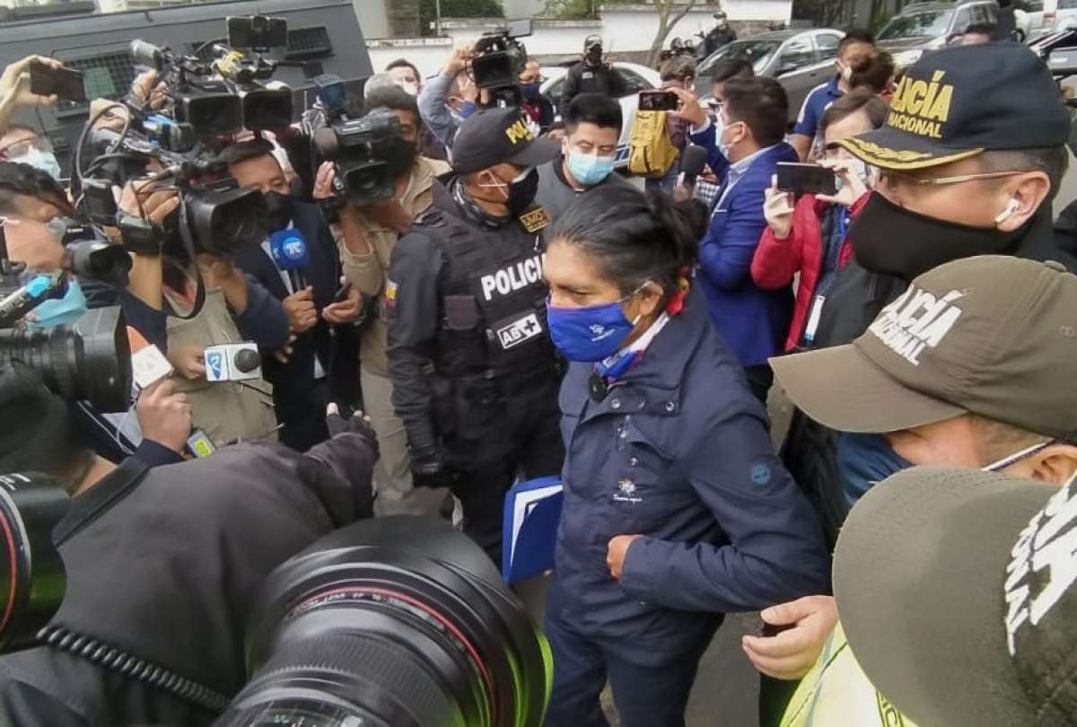 Galletas, mensajes de celular y otros detalles que te perdiste de la reuni&oacute;n entre Lasso y Yaku