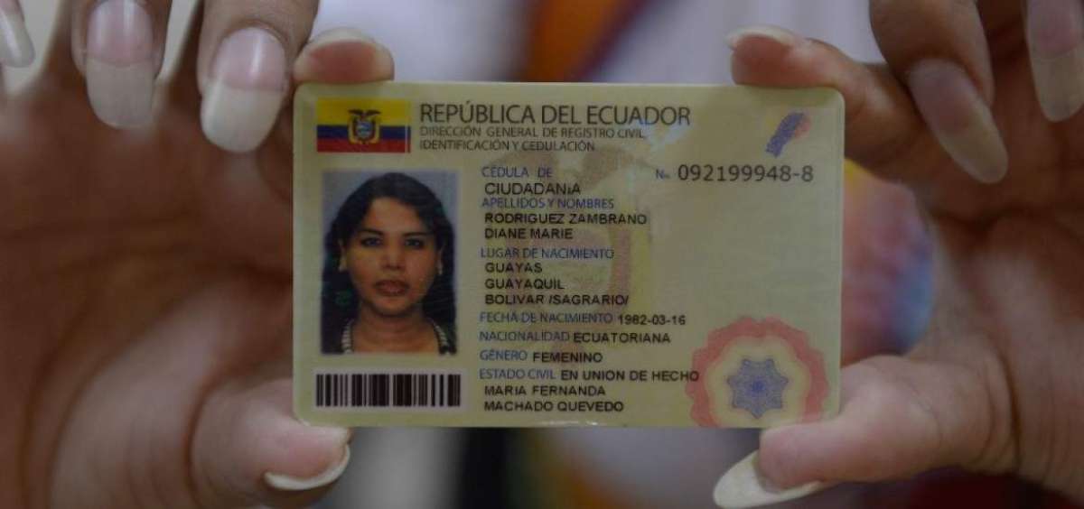 La sustituci&oacute;n de sexo por g&eacute;nero y el cambio de nombres es posible realizarlo una sola vez. La modificaci&oacute;n es irrevocable.