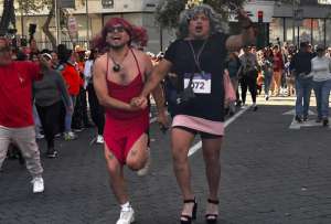 La carrera inici&oacute; a las 10:00. 