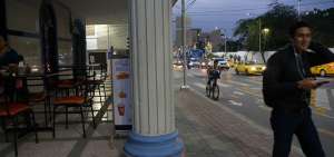 La cafeter&iacute;a de Vicenta Tu&aacute;rez, uno de los locales nuevos que est&aacute; situado en la Avenida 4 de Noviembre, en el noreste de Manta. 