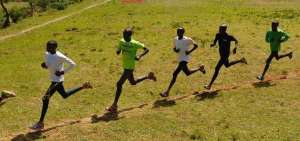 Los atletas se entrenan a 2.400 msnm, en las colinas de Ngong, a unos 40 kil&oacute;metros al suroeste de Nairobi.