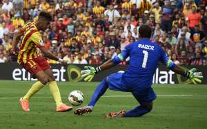 Neymar anot&oacute; los 2 goles que le dieron la victoria al FC Barcelona frente al Athletic Bilbao. Foto: AFP