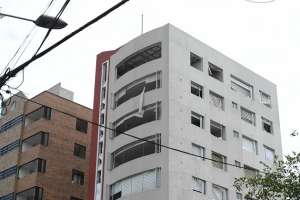 La pareja viv&iacute;a en el octavo piso del edificio, ubicado en el norte de Quito. Foto: Carina Acosta/ EL TEL&Eacute;GRAFO