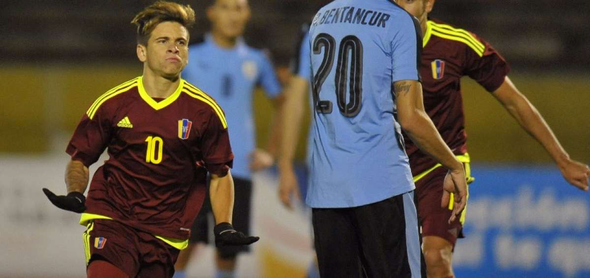 Venezuela golea 3 a 0 a Uruguay y pelea por un cupo