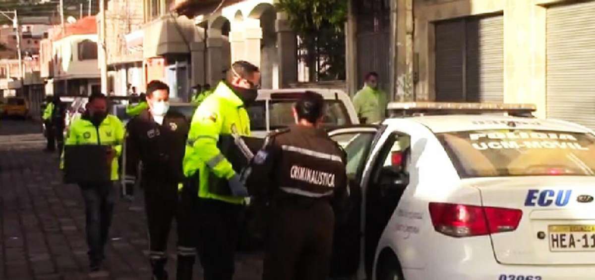 Fiscal&iacute;a y polic&iacute;as efectuaron allanamientos en el Municipio de Colta, por supuesto sobreprecio en la compra de insumos de fumigaci&oacute;n.    