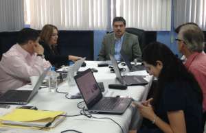 El pleno del Cordicom se re&uacute;ne en la Facultad de Comunicaci&oacute;n de la Universidad de Guayaquil. FOTO: H&eacute;ctor Marcillo/Diario El Tel&eacute;grafo 