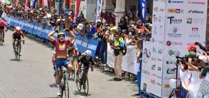 Alonso Gamero gana tercera etapa en Salcedo