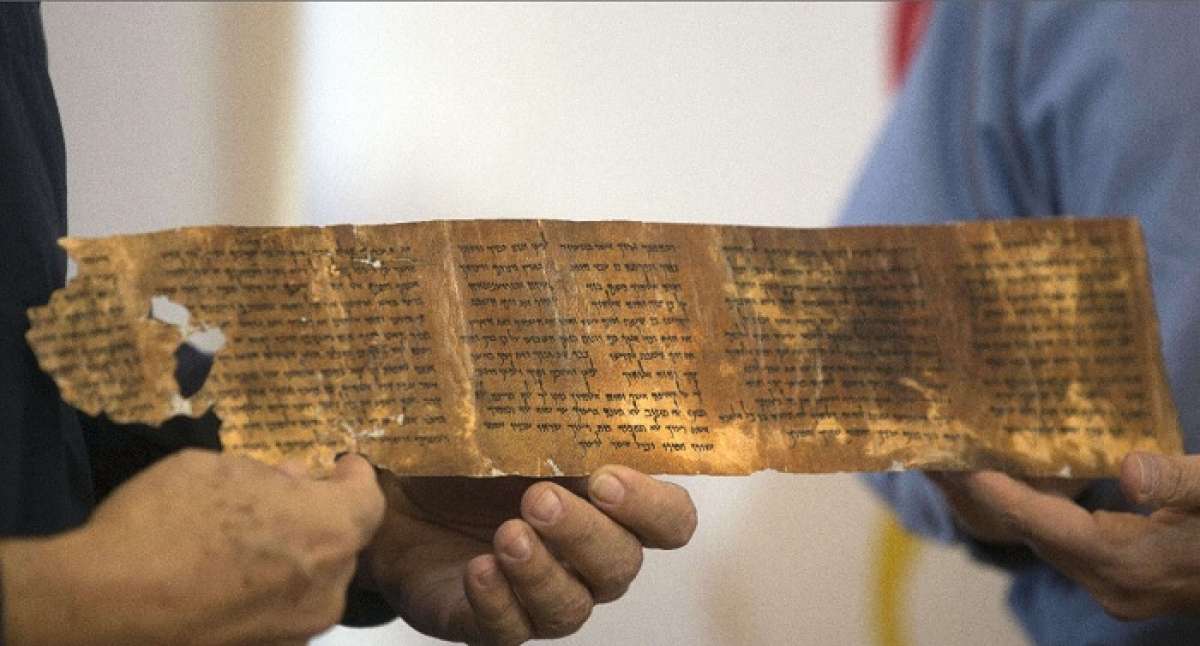 El documento tiene 45,7 cm de largo por 7,6 cm de ancho. Foto: AFP