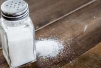 El consumo de sal podría vincularse con la probabilidad de sufrir ataques cardíacos. 