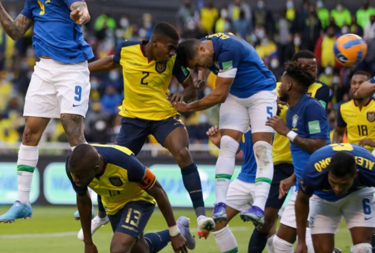 Ecuador empata con Brasil con el VAR de protagonista