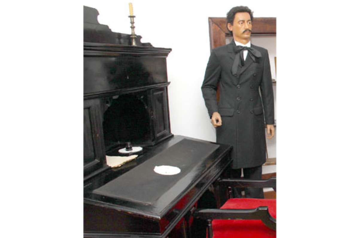 En la Casa de Montalvo est&aacute; el &uacute;nico mausoleo. All&iacute; reposan los restos del escritor.