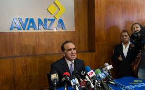 En la rueda de prensa de esta ma&ntilde;ana , Ramiro Gonz&aacute;lez, presidente de Avanza, dijo que solo se aliaron con Suma por la prefectura de Santo Domingo, pero no comparten esa l&iacute;nea pol&iacute;tica. Foto: John Guevara / El Tel&eacute;grafo 
