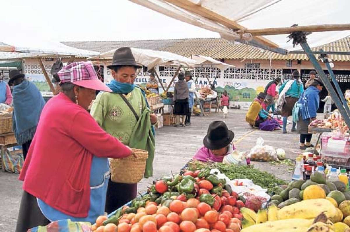 La disminuci&oacute;n de clientes ha hecho que los comerciantes ya no asistan masivamente como hace una d&eacute;cada. Fotos: Silvia Osorio / para El Tel&eacute;grafo