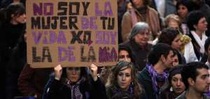 Mujeres reclaman pan y rosas en Nueva York