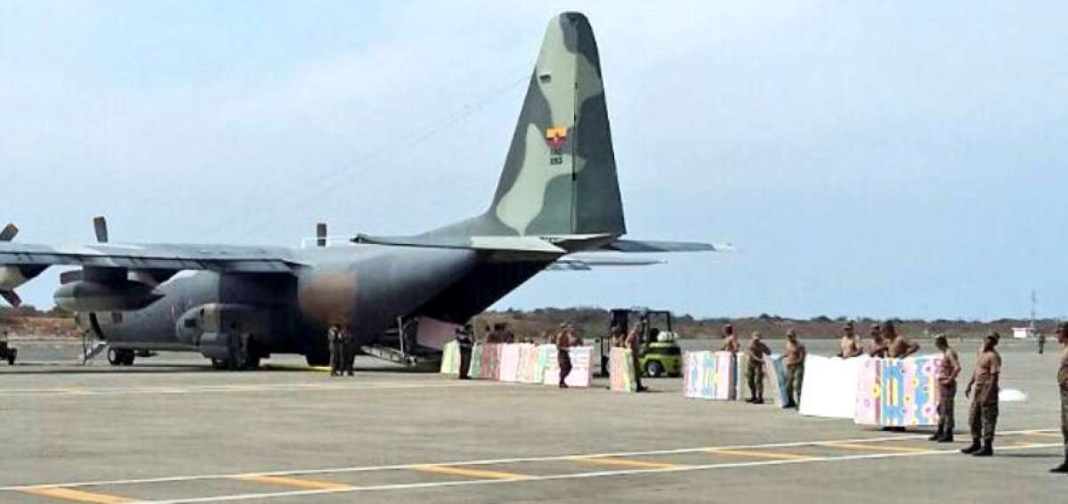 Avi&oacute;n h&eacute;rcules con ayuda humanitaria parti&oacute; desde Manta a M&eacute;xico