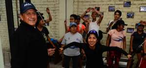 El entrenador azuayo, Luis Chocho, se ha convertido en la parte fundamental para el trabajo de los marchistas. Ellos le consideran un padre dentro de sus actividades.