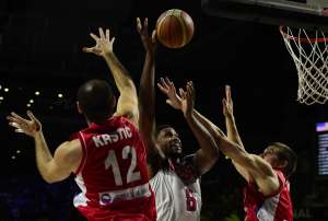 Rudy Gay (c.) fue uno de los jugadores destacados de Estados Unidos. Foto: AFP