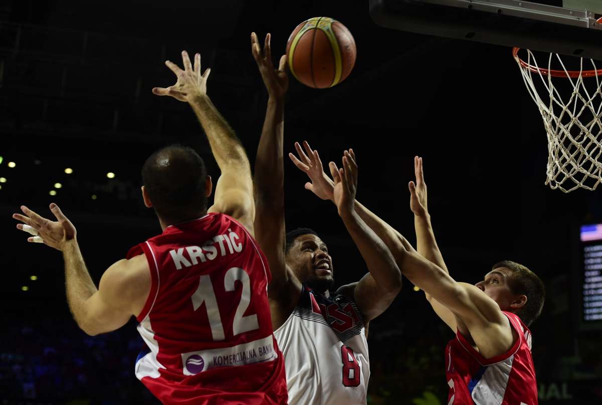 Rudy Gay (c.) fue uno de los jugadores destacados de Estados Unidos. Foto: AFP