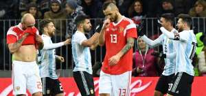 Argentina derrota a Rusia con inspiraciones de Messi y Ag&uuml;ero