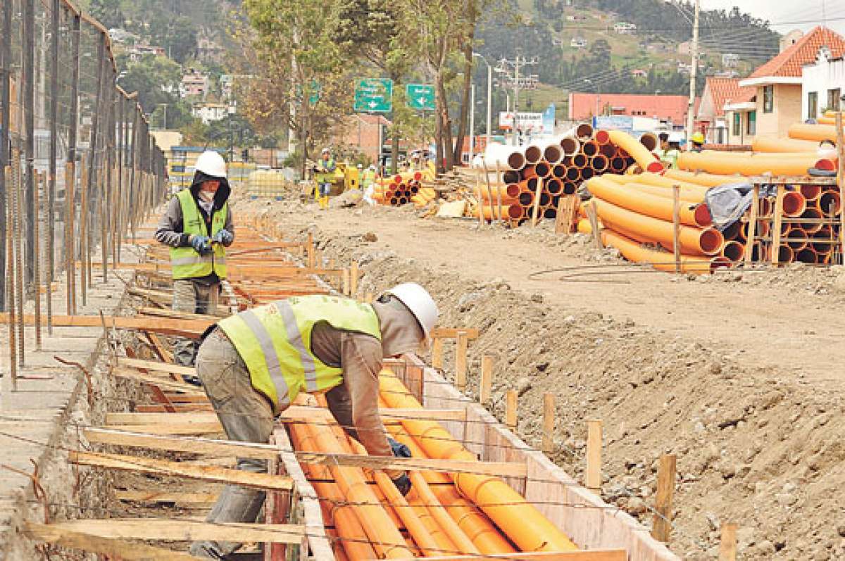 M&aacute;s de 300 personas laboran en los distintos frentes del proyecto. Los trabajos iniciaron a finales de 2013.  