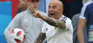 Sampaoli regres&oacute; en silencio a Argentina