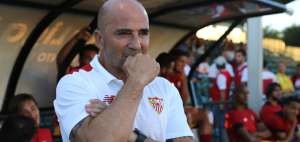 Presidente de AFA viaja a Espa&ntilde;a con Sampaoli y Messi en la mira
