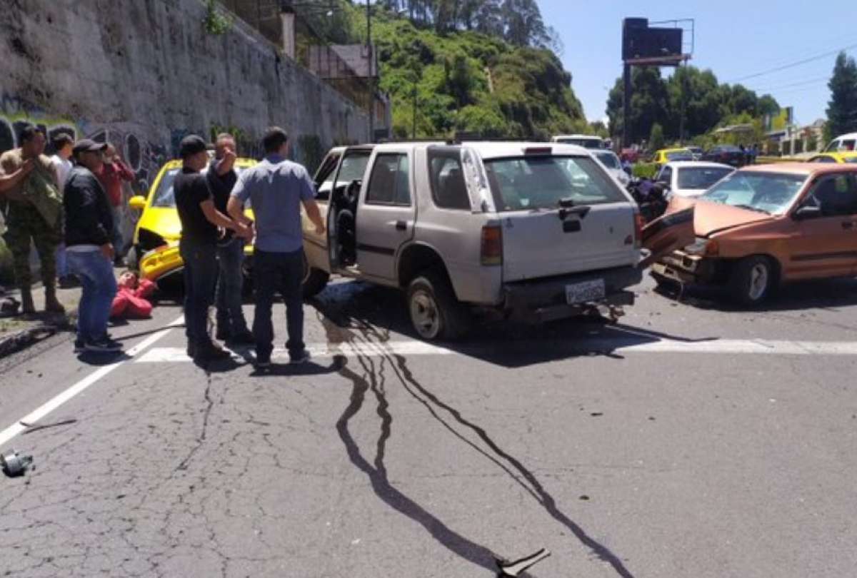 El accidente se registró en el sector de La Tola.
