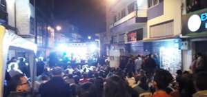 Moradores del barrio Zhirincay participaron en la jornada cultural que incluy&oacute; la presentaci&oacute;n de artistas azogue&ntilde;os y nacionales.