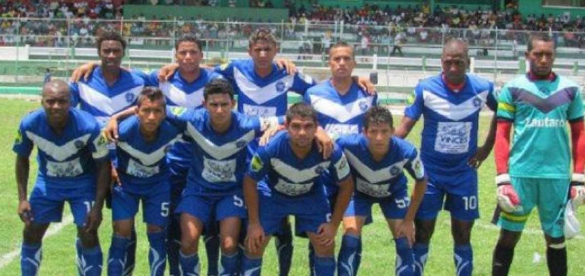 Durante ese partido, el cuadro de Santa Elena viaj&oacute; con 14 jugadores para disputar el compromiso, cuatro resultaron expulsados.