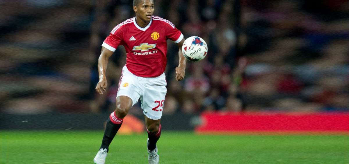 Antonio Valencia, lateral ecuatoriano que milita en el Manchester United, podr&iacute;a tener minutos en el partido frente al Sunderland, el pr&oacute;ximo lunes.