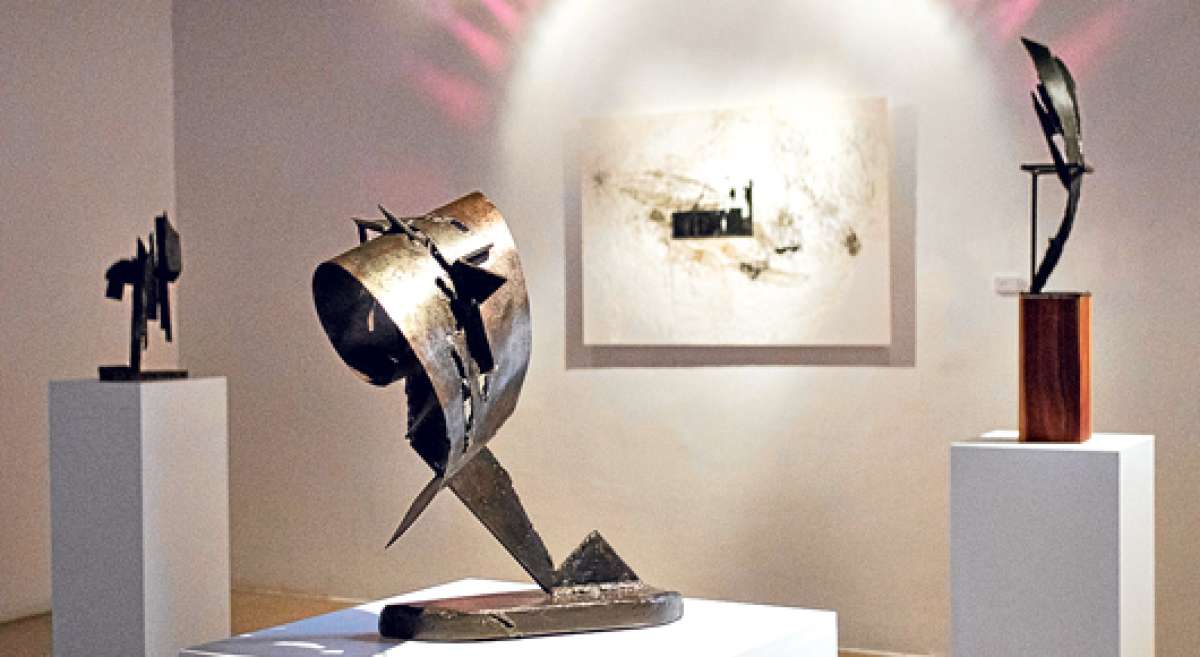 La escultora Doina Veru ha dicho que hasta su nombre &ldquo;lleva un significado melanomano: es el canto rumano de la tristeza y de la nostalgia&rdquo;. Foto: Cortes&iacute;a Mar&iacute;a Augusta Ortiz