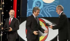 El actor argentino recibe la Concha de Plata a mejor actor por Truman. Foto internet