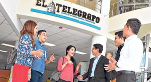 Nathaly Moncada, Joel Alvarado, Cecilia Drouet, Kevin Chalco, Diego Cuenca y Jefferson  Merch&aacute;n ser&aacute;n los encargados del cierre del peri&oacute;dico. Foto: Eduardo Escobar / El Tel&eacute;grafo