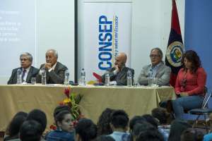 El impacto de las drogas debatieron las autoridades del Consep, en la Facso, en Quito. Andr&eacute;s Darquea/ EL TEL&Eacute;GRAFO. 