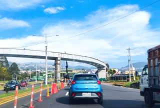 Conozca el horario de cierre de un carril de la Autopista General Rumiñahui. 
