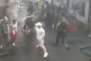 El techo de un gimnasio colapsó durante un vendaval. Ocurrió en Colombia.