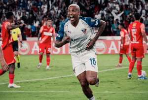 Deyverson lidera la remontada de Liga en la Copa Libertadores 