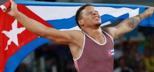 Borrero, vigente campe&oacute;n del mundo, confirm&oacute; su supremac&iacute;a en este peso con una victoria en la final ante el japon&eacute;s Shinobu Ota por 4-0.