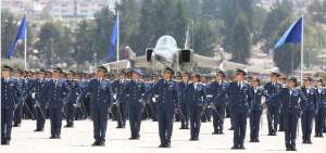 Miembros de la Fuerza A&eacute;rea durante la ceremonia realizada en la base Mariscal Sucre.