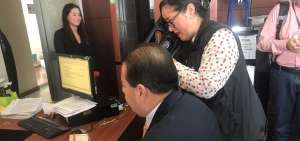Santiago Salazar, coordinador Jur&iacute;dico de la Asamblea Nacional, reconoci&oacute; este jueves 17 de octubre de 2019 la firma de la denuncia por da&ntilde;os en el Palacio Legislativo.