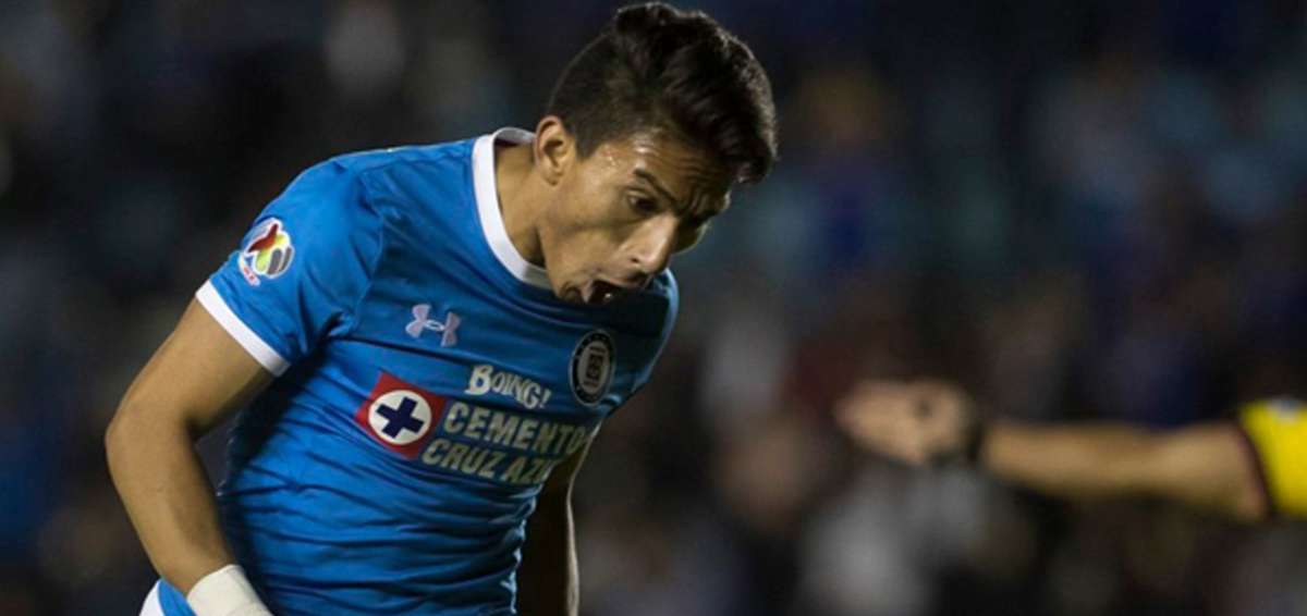 &Aacute;ngel Mena anot&oacute; en la goleada de Cruz Azul en la Copa