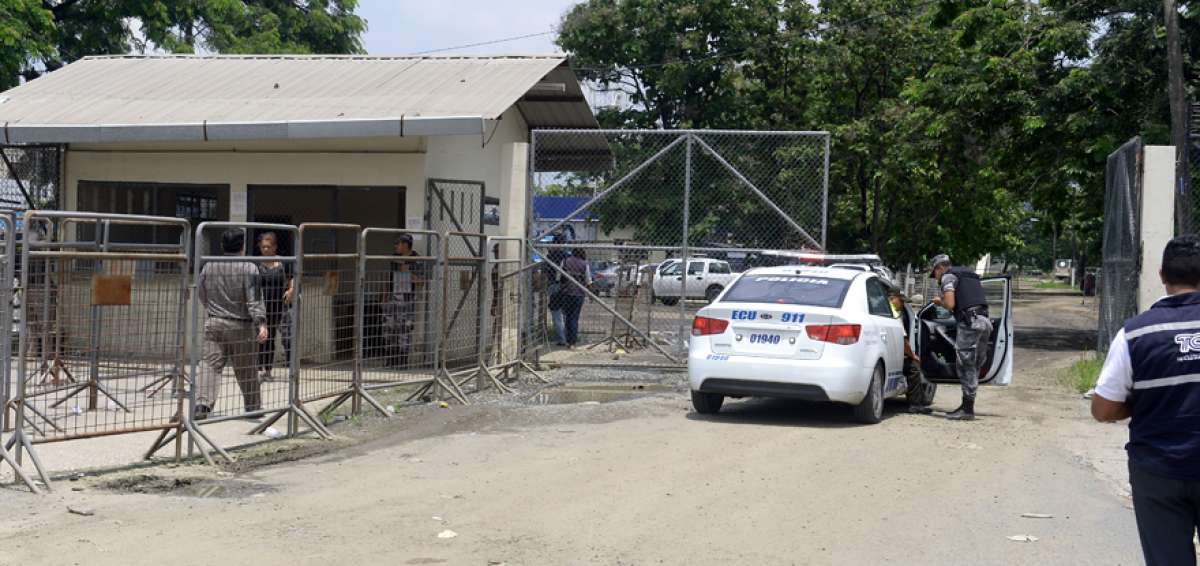 Una ciudadana denunci&oacute; que ella y familiares de otros internos tuvieron que pagar dinero por &oacute;rdenes de pandilleros de la Penitenciar&iacute;a del Litoral.