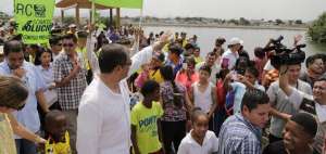 El Mandatario hizo la entrega de las obras en la Isla Trinitaria.  Foto: Presidencia de la Rep&uacute;blica 