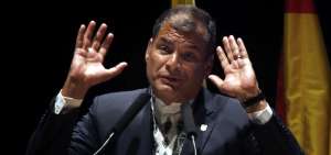 Rafael Correa se present&oacute; en el Consulado de Ecuador en B&eacute;lgica, como medida cautelar por su vinculaci&oacute;n para investigaciones, al caso de secuestro en 2012 del exasamble&iacute;sta Fernando Balda.