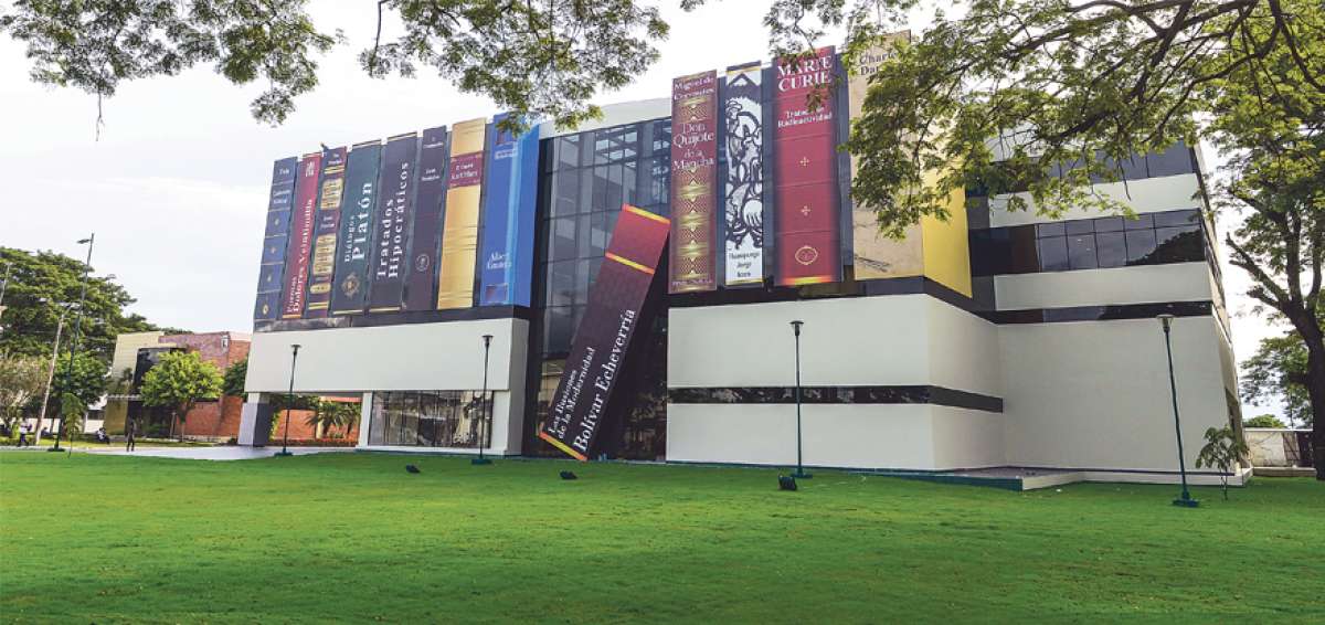 Actualmente los responsables de obra trabajan en la parte del sistema el&eacute;ctrico, instalaci&oacute;n de muebles, pintura. El edificio est&aacute; rodeado de &aacute;reas verdes.