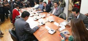 Comisi&oacute;n de Fiscalizaci&oacute;n califica juicio contra Diana Atamaint