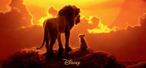 James Earl Jones vuelve a darle voz a Mufasa, como en la versi&oacute;n original de 1994. La voces de Simba las ponen JD McCrary (ni&ntilde;o) y Donald Glove (adulto).