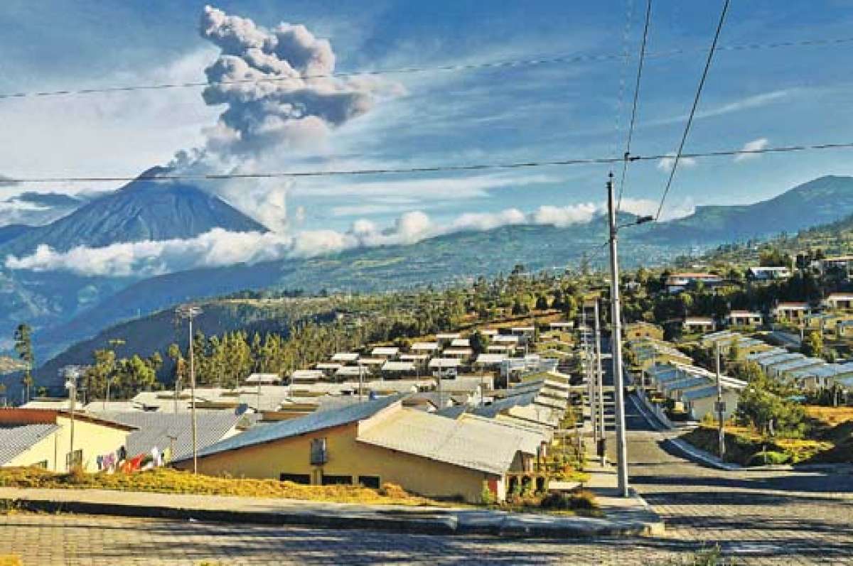 En el  asentamiento de La Paz, existen 210 viviendas que fueron construidas en el a&ntilde;o 2008, ahora nuevamente son utilizadas por los afectados del volc&aacute;n. FOTO: ROBERTO CHAVEZ |  El Tel&eacute;grafo